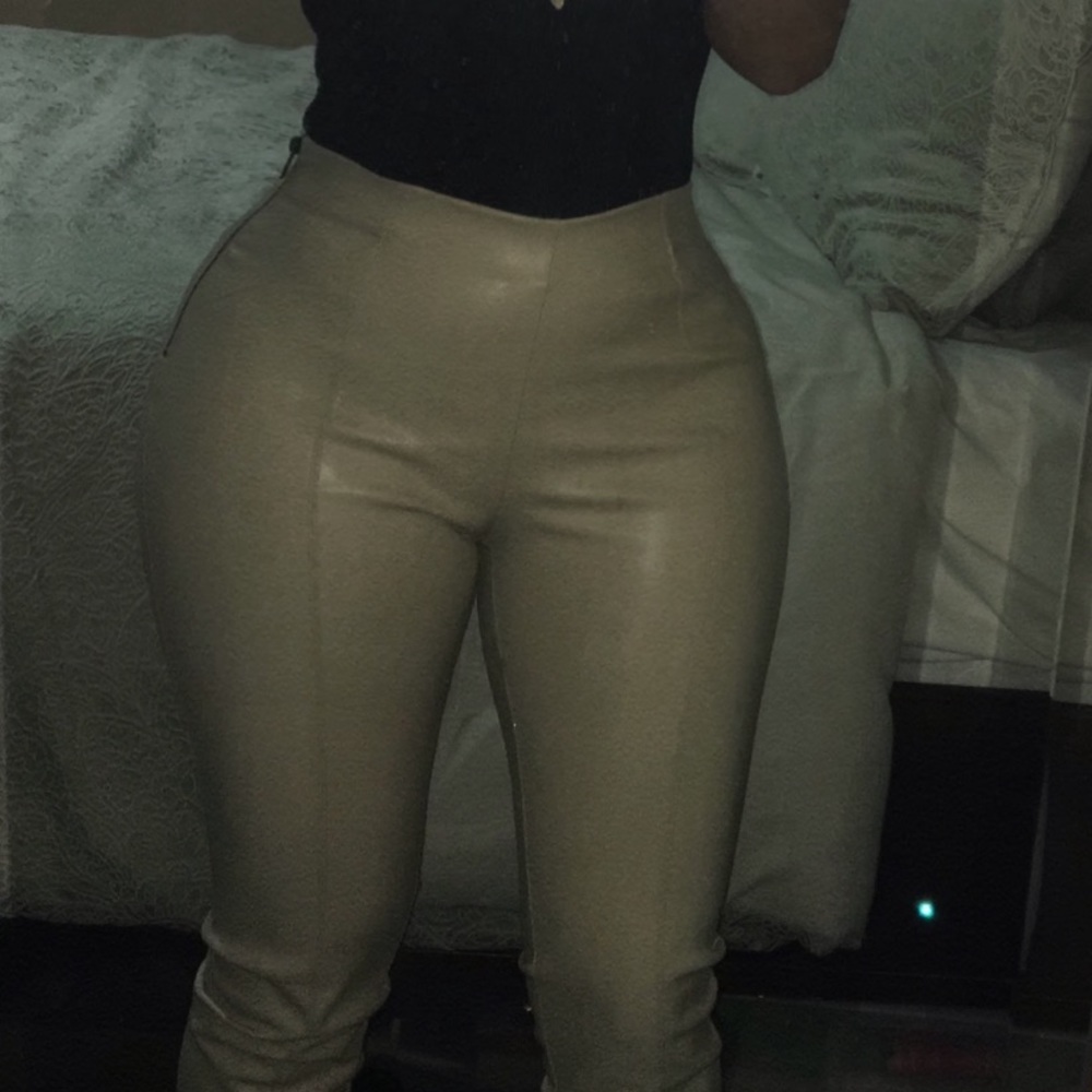 Zara pleather Maroon Pants - Picture 4 of 12